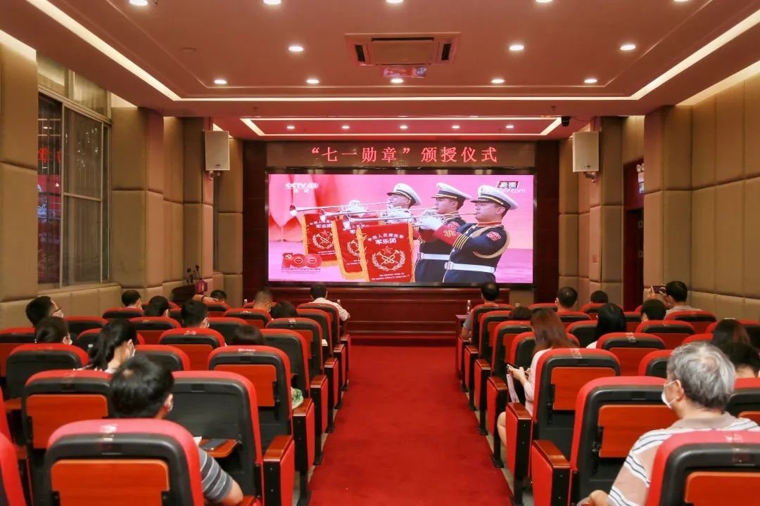 �¾����������ǣ���������ɽ�ط�365�����տ�����һѫ�¡�������ʽ